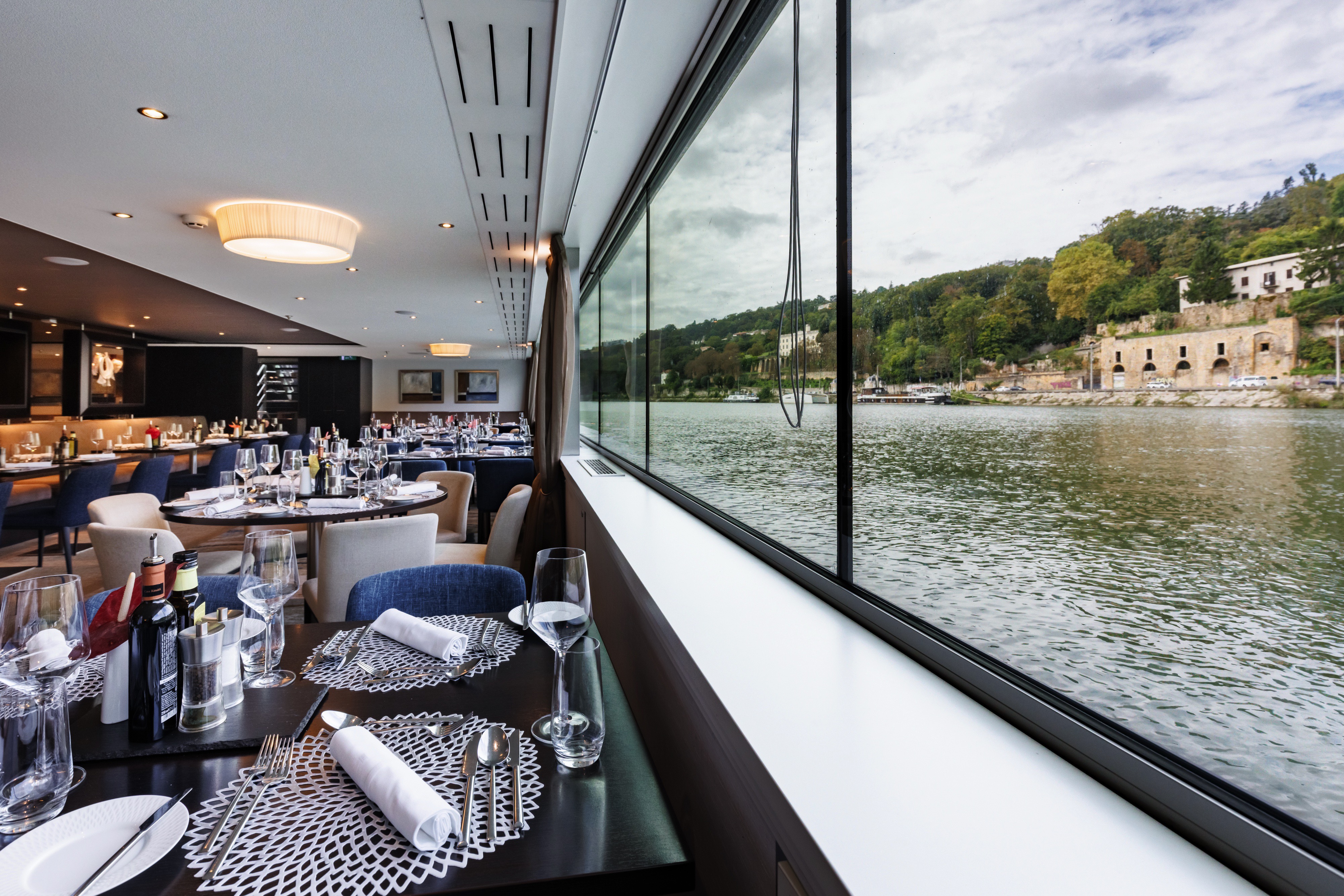 Avalon Poetry II - Panorama Dining Room